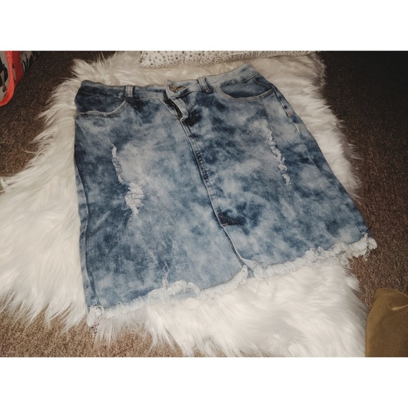 👗Vintage Acid Wash Distressed Jean Skirt👗 - Picture 7 of 7